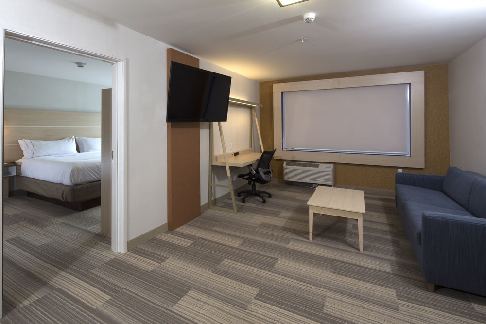 Holiday Inn Express & Suites La Porte By Ihg Екстериор снимка