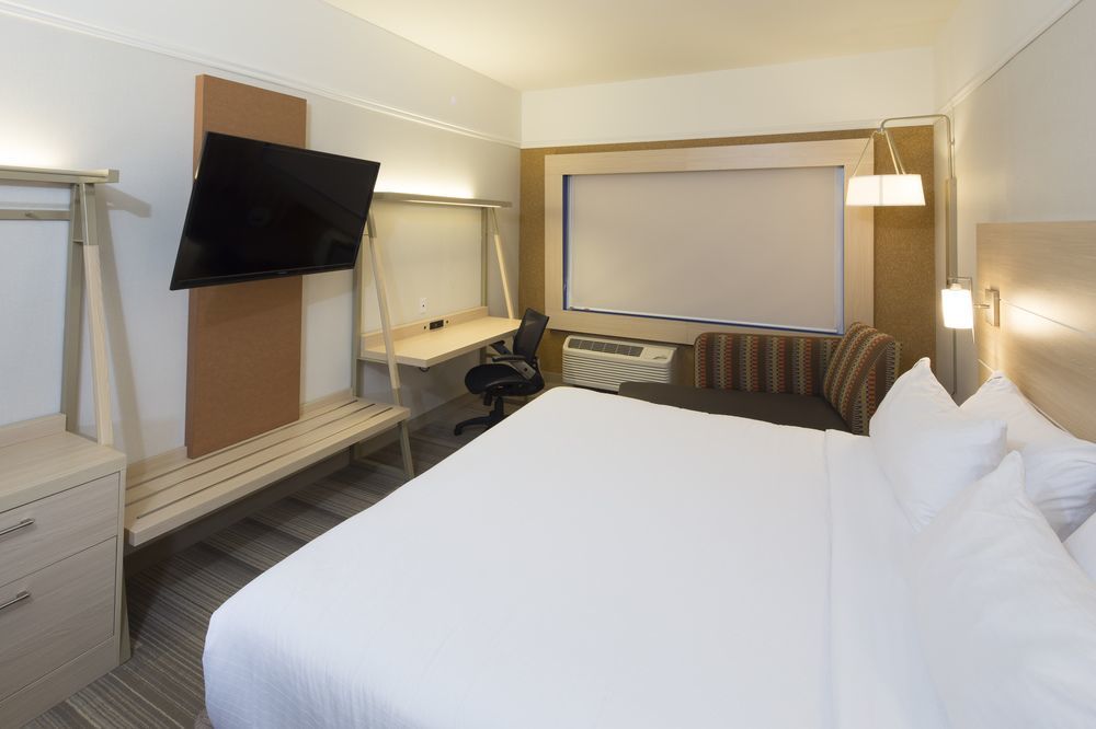 Holiday Inn Express & Suites La Porte By Ihg Екстериор снимка