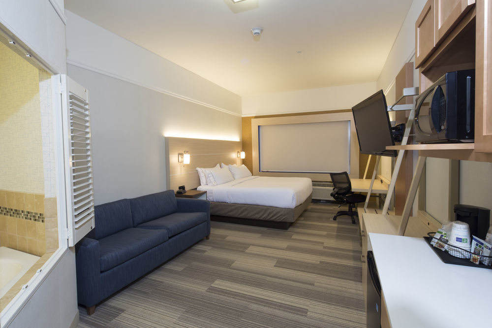 Holiday Inn Express & Suites La Porte By Ihg Екстериор снимка