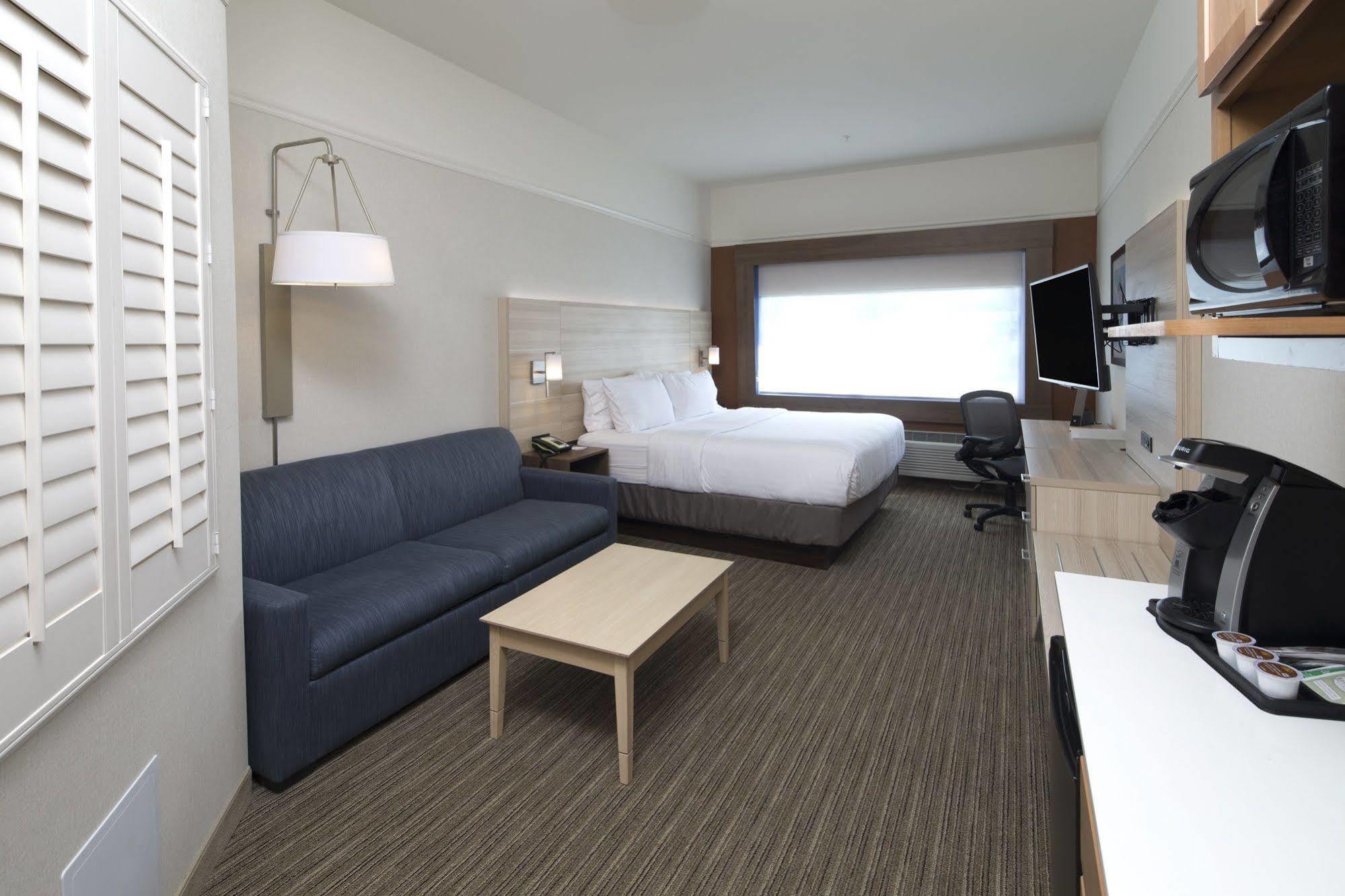 Holiday Inn Express & Suites La Porte By Ihg Екстериор снимка